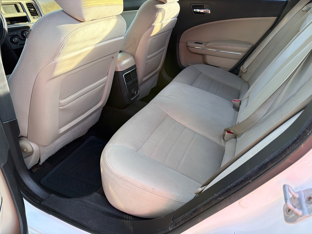 Dodge Charger SE 2011