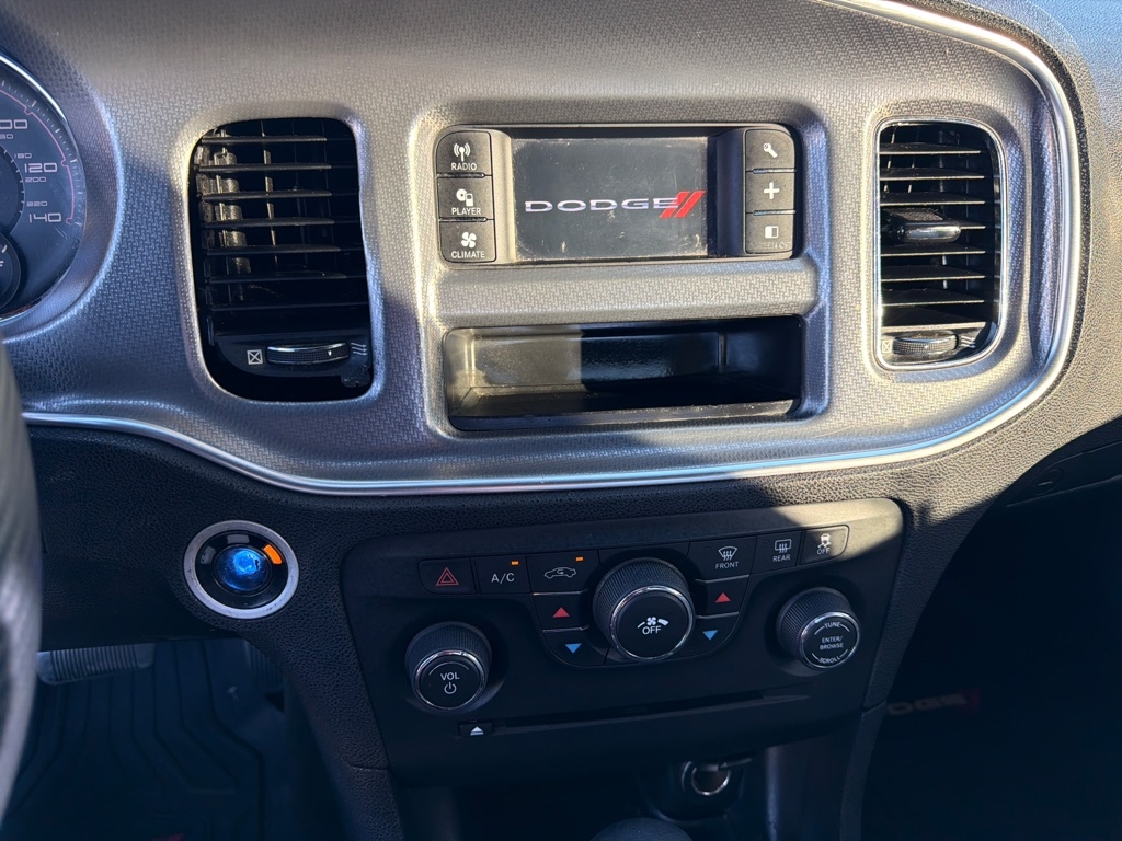 Dodge Charger SE 2011