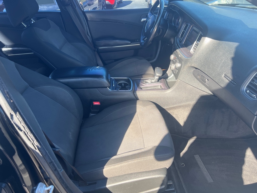 Dodge Charger SE 2016