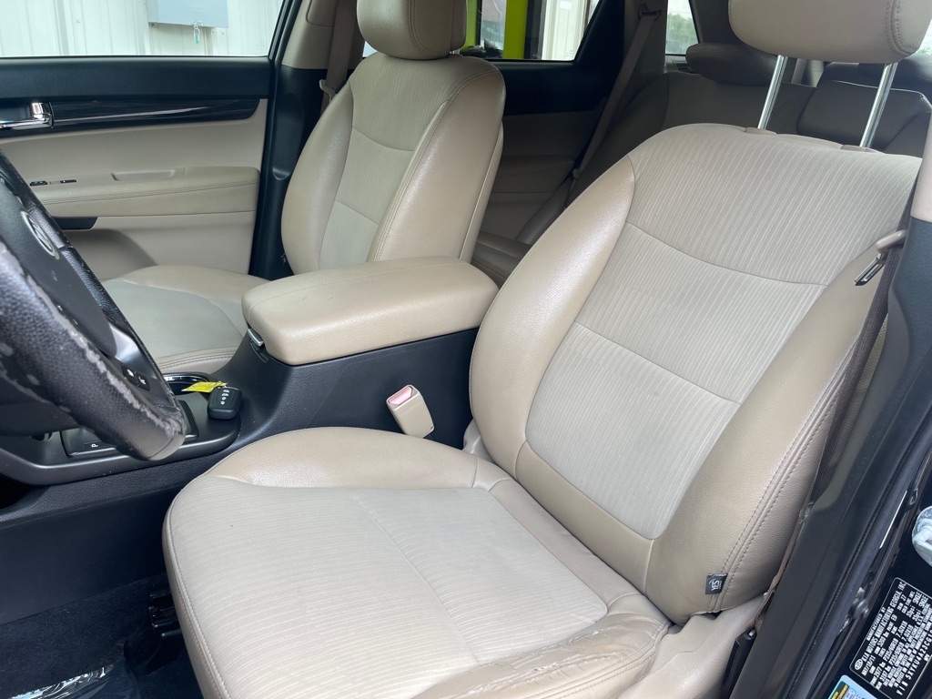 Kia Sorento EX V6 2WD 2012