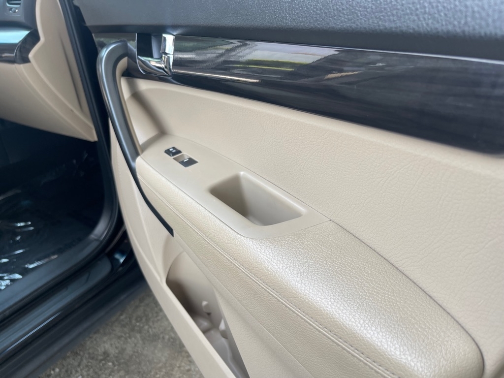 Kia Sorento EX V6 2WD 2012