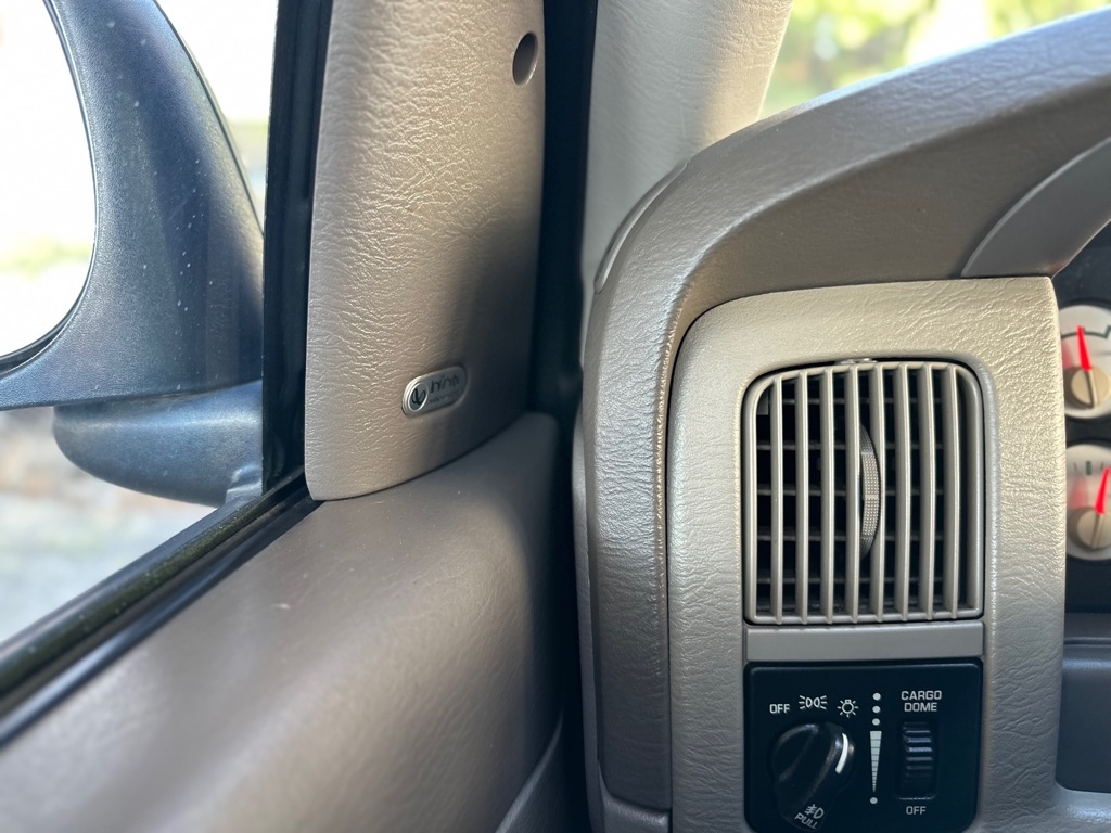 Dodge Ram 1500 ST Quad Cab Short Bed 2WD 2002