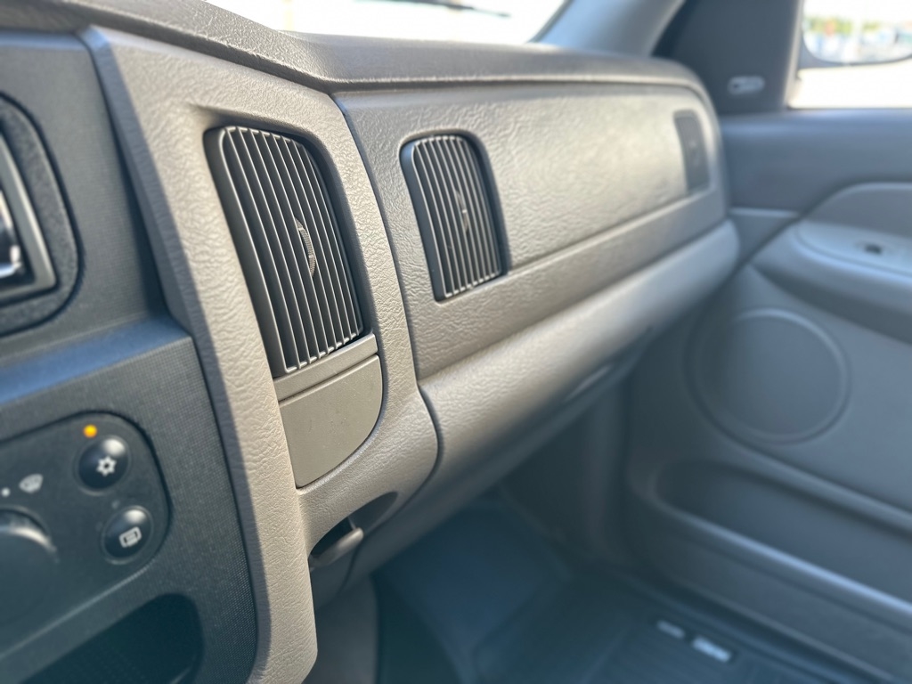 Dodge Ram 1500 ST Quad Cab Short Bed 2WD 2002