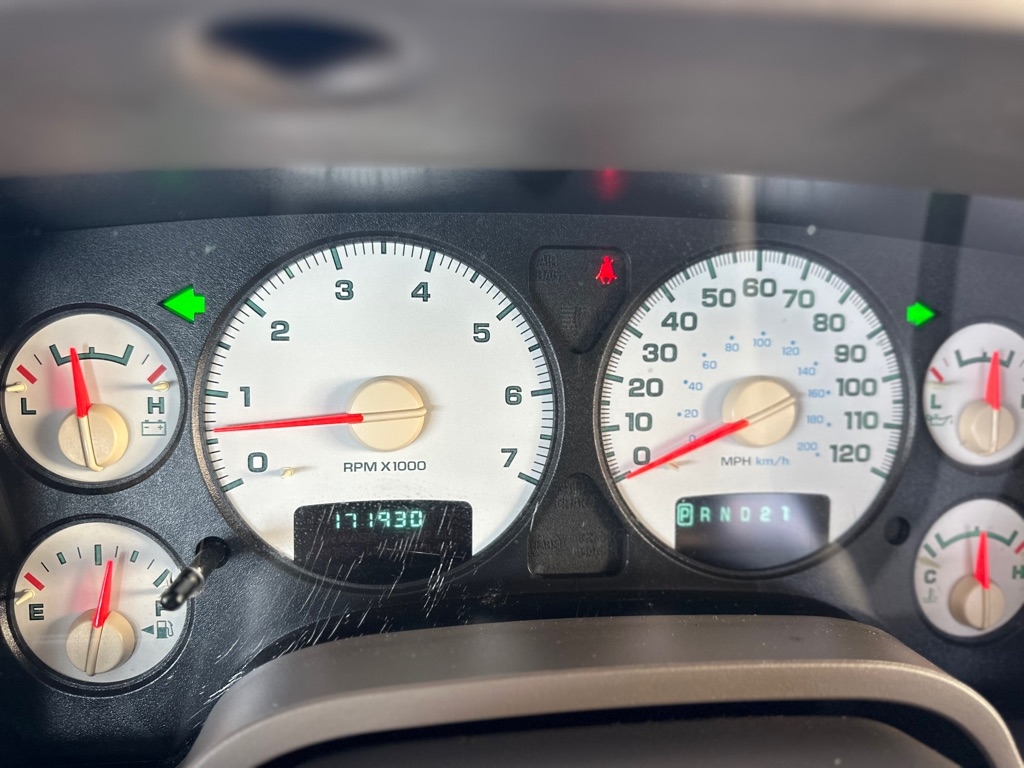 Dodge Ram 1500 ST Quad Cab Short Bed 2WD 2002