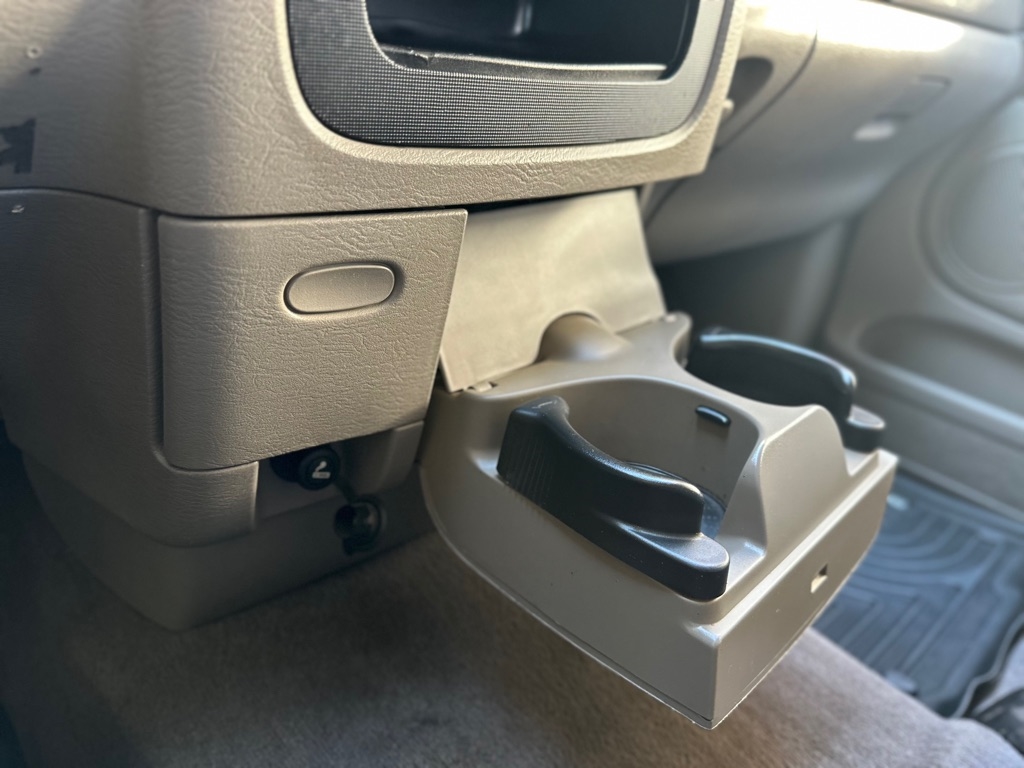 Dodge Ram 1500 ST Quad Cab Short Bed 2WD 2002