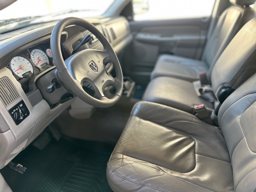 Dodge Ram 1500 ST Quad Cab Short Bed 2WD 2002