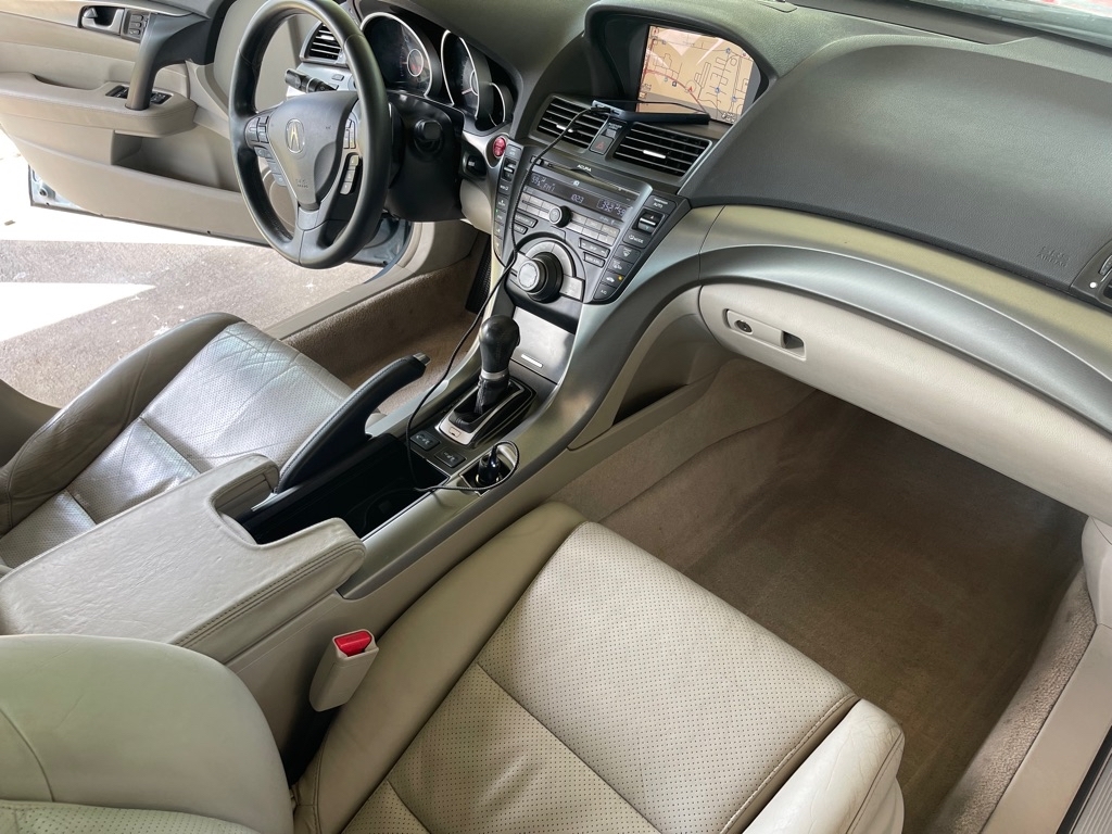 Acura TL 5-Speed AT with Tech Package 2010
