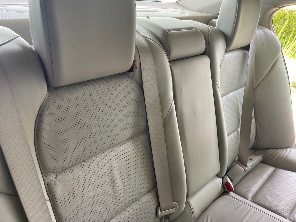 Acura TL 5-Speed AT with Tech Package 2010