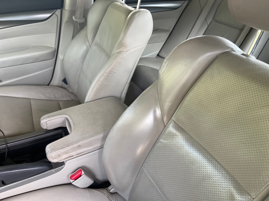 Acura TL 5-Speed AT with Tech Package 2010