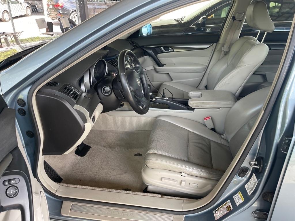 Acura TL 5-Speed AT with Tech Package 2010