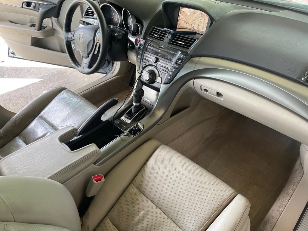Acura TL 5-Speed AT with Tech Package 2010