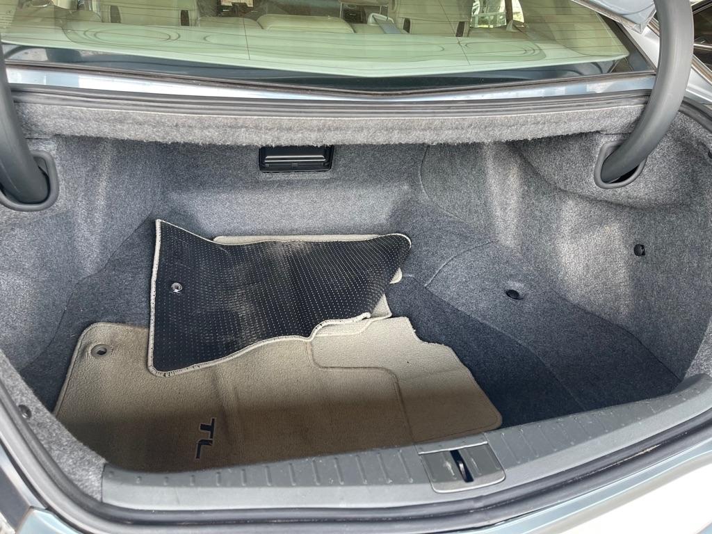 Acura TL 5-Speed AT with Tech Package 2010