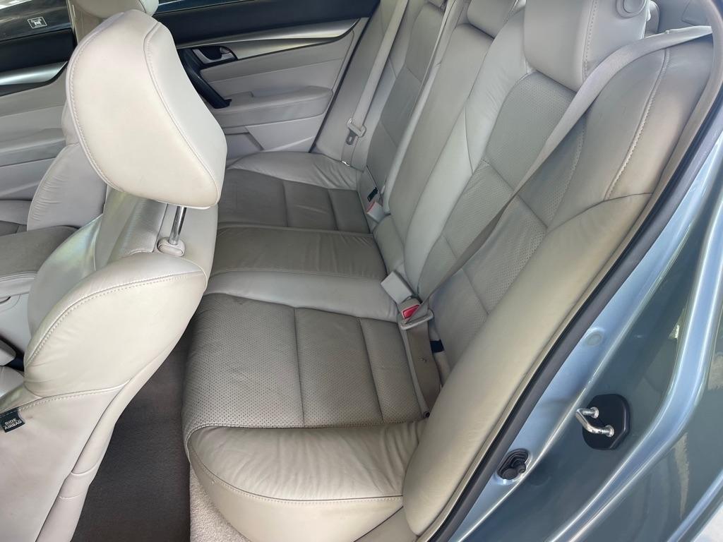 Acura TL 5-Speed AT with Tech Package 2010