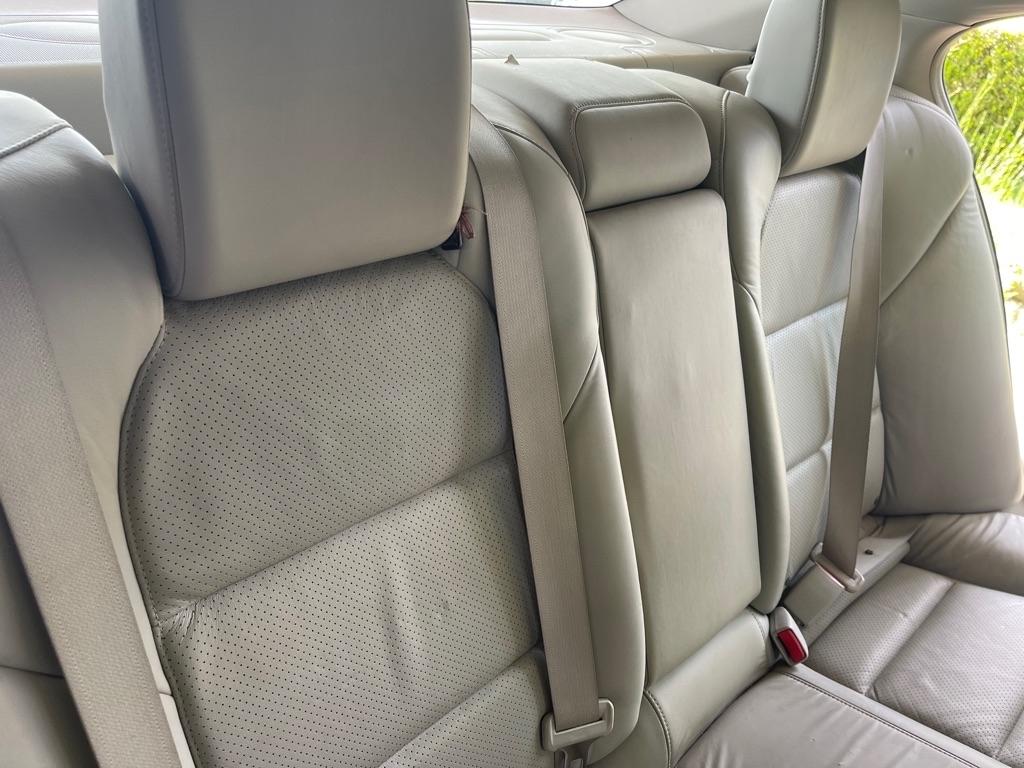 Acura TL 5-Speed AT with Tech Package 2010