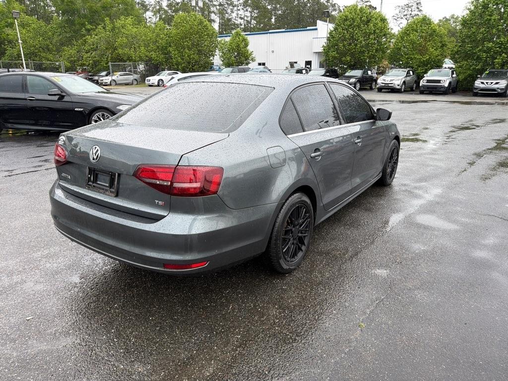 Volkswagen Jetta 1.4T S 6A 2017