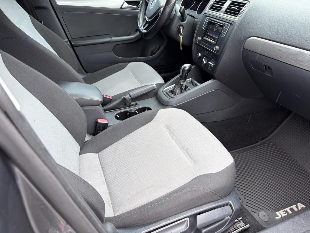 Volkswagen Jetta 1.4T S 6A 2017