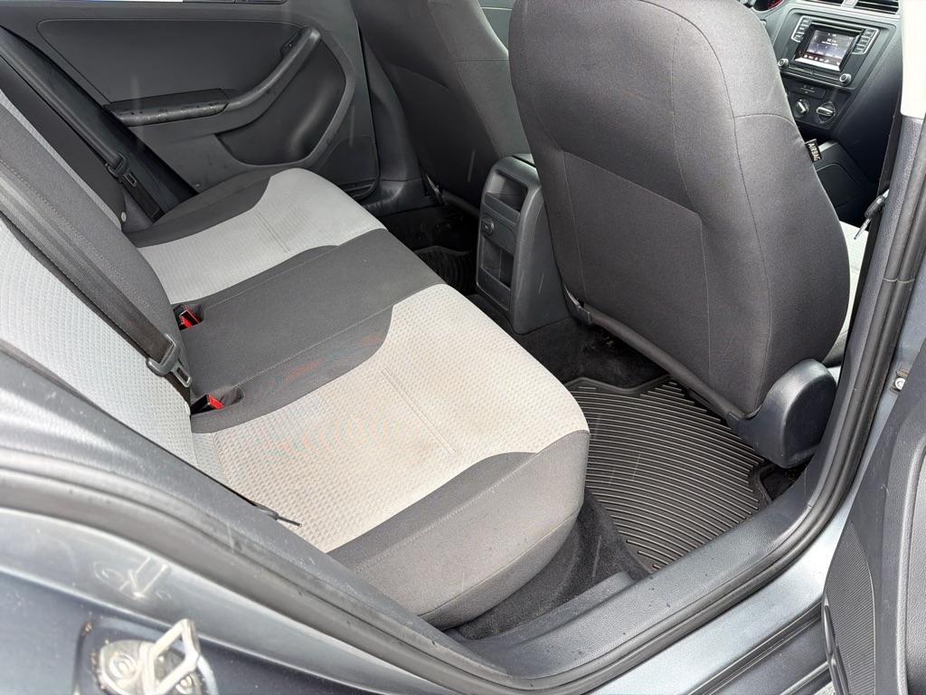 Volkswagen Jetta 1.4T S 6A 2017