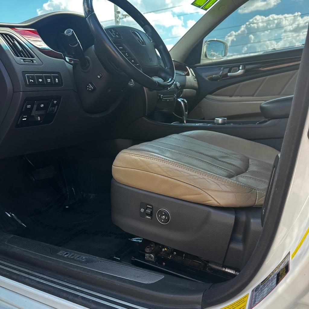 Hyundai Equus Signature 2012