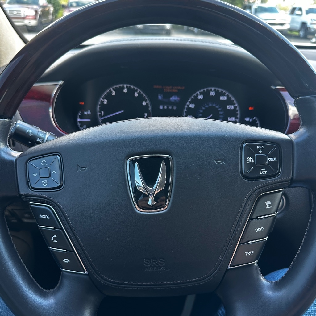 Hyundai Equus Signature 2012