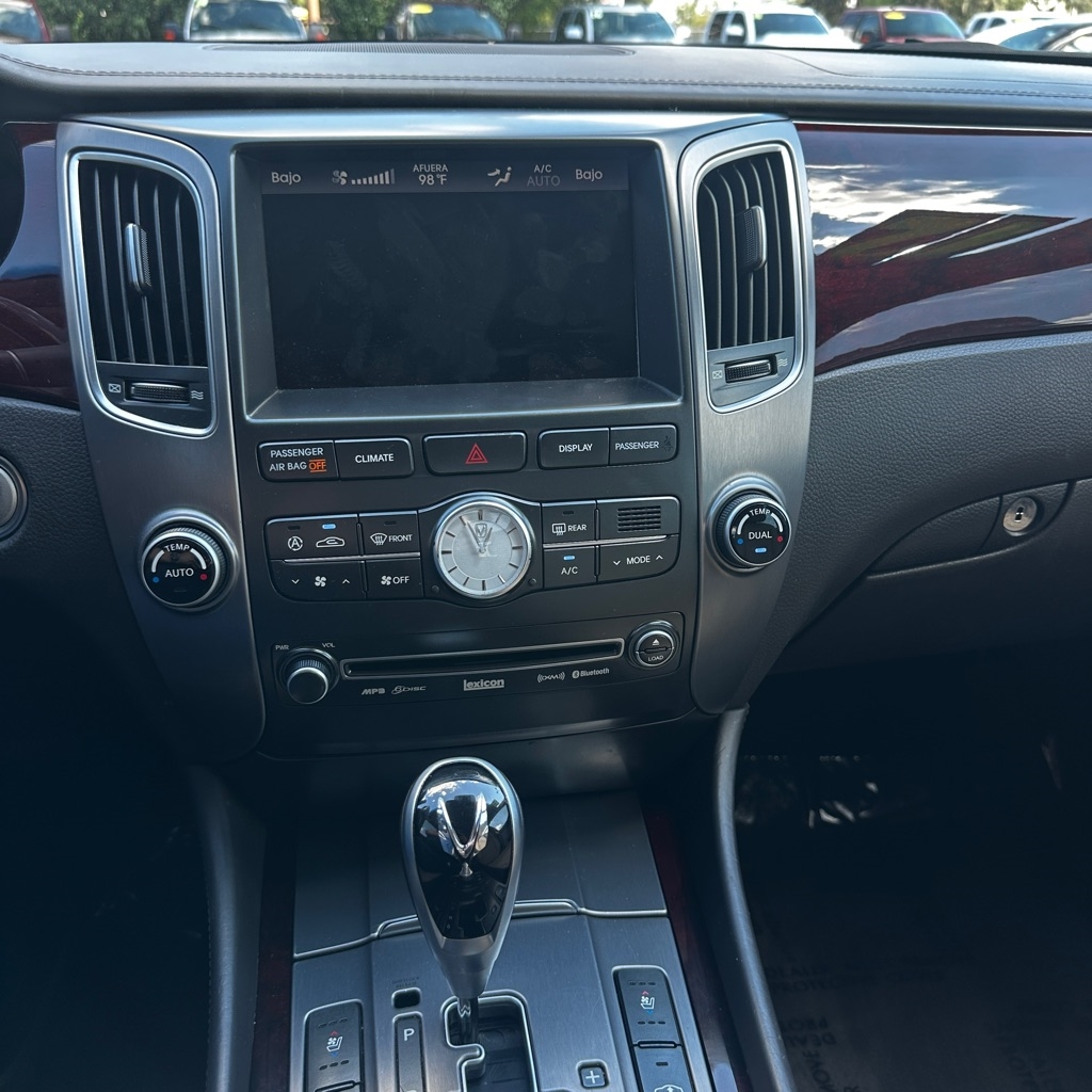 Hyundai Equus Signature 2012