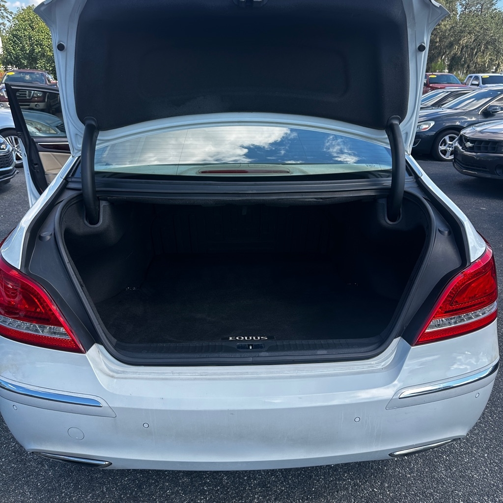 Hyundai Equus Signature 2012