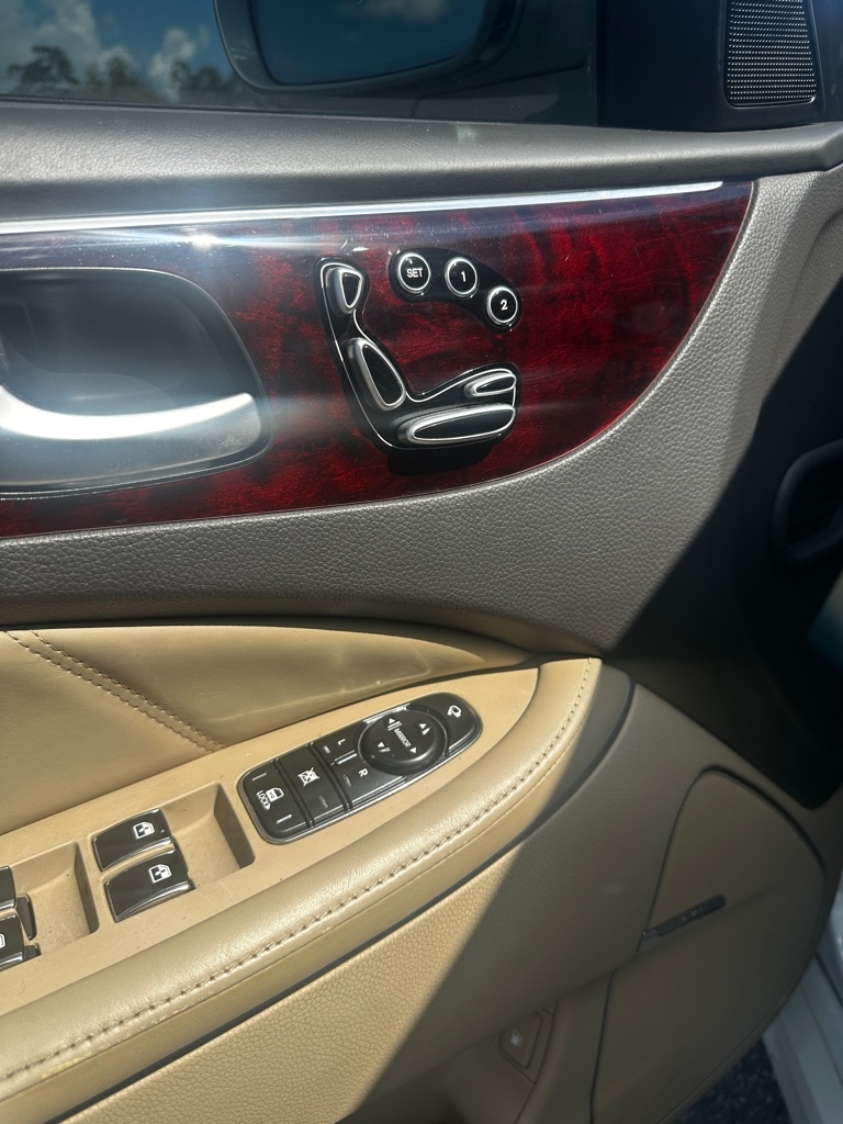 Hyundai Equus Signature 2012
