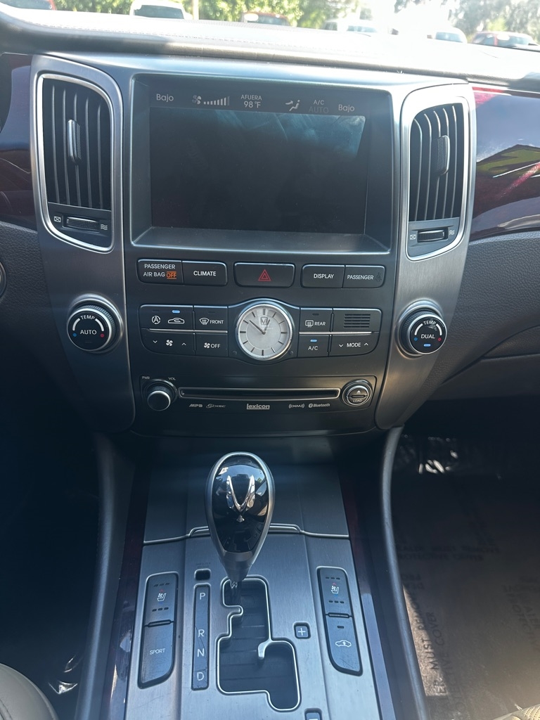 Hyundai Equus Signature 2012