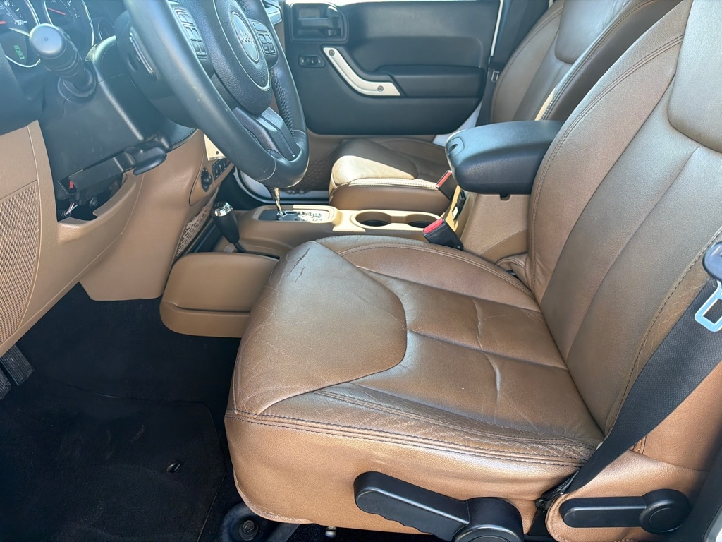 Jeep Wrangler Unlimited Sahara 4WD 2013