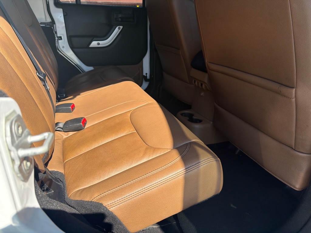 Jeep Wrangler Unlimited Sahara 4WD 2013