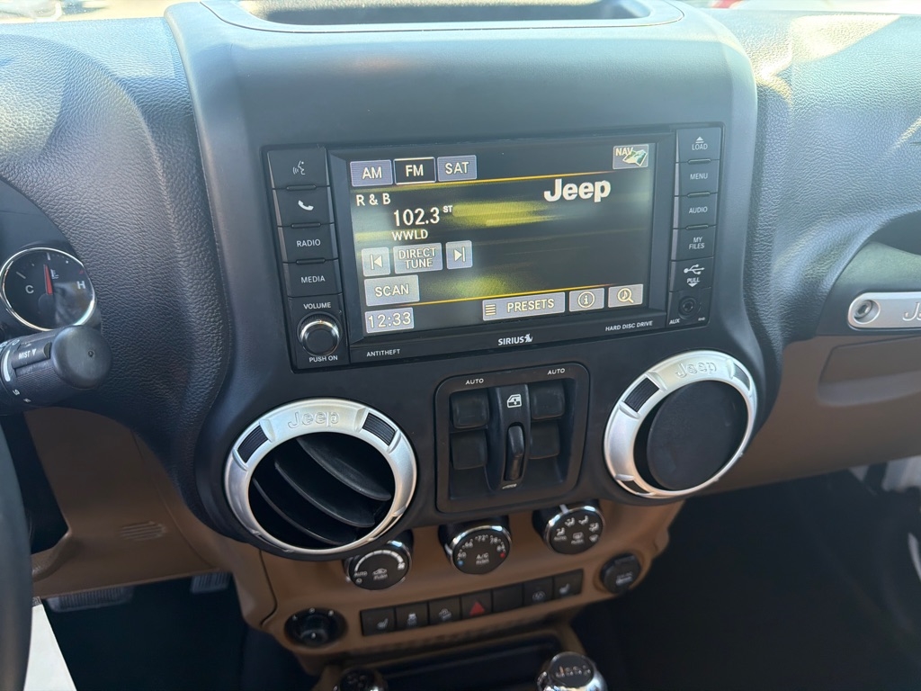 Jeep Wrangler Unlimited Sahara 4WD 2013