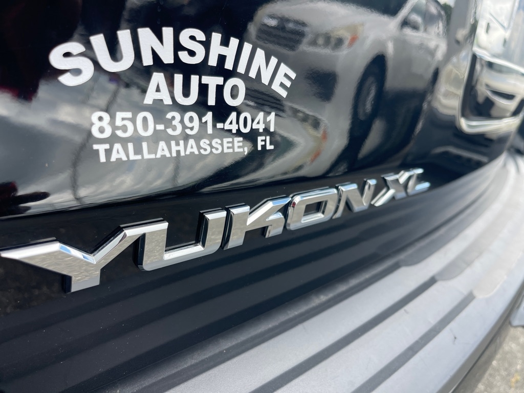 GMC Yukon XL SLT 1/2 Ton 4WD 2015