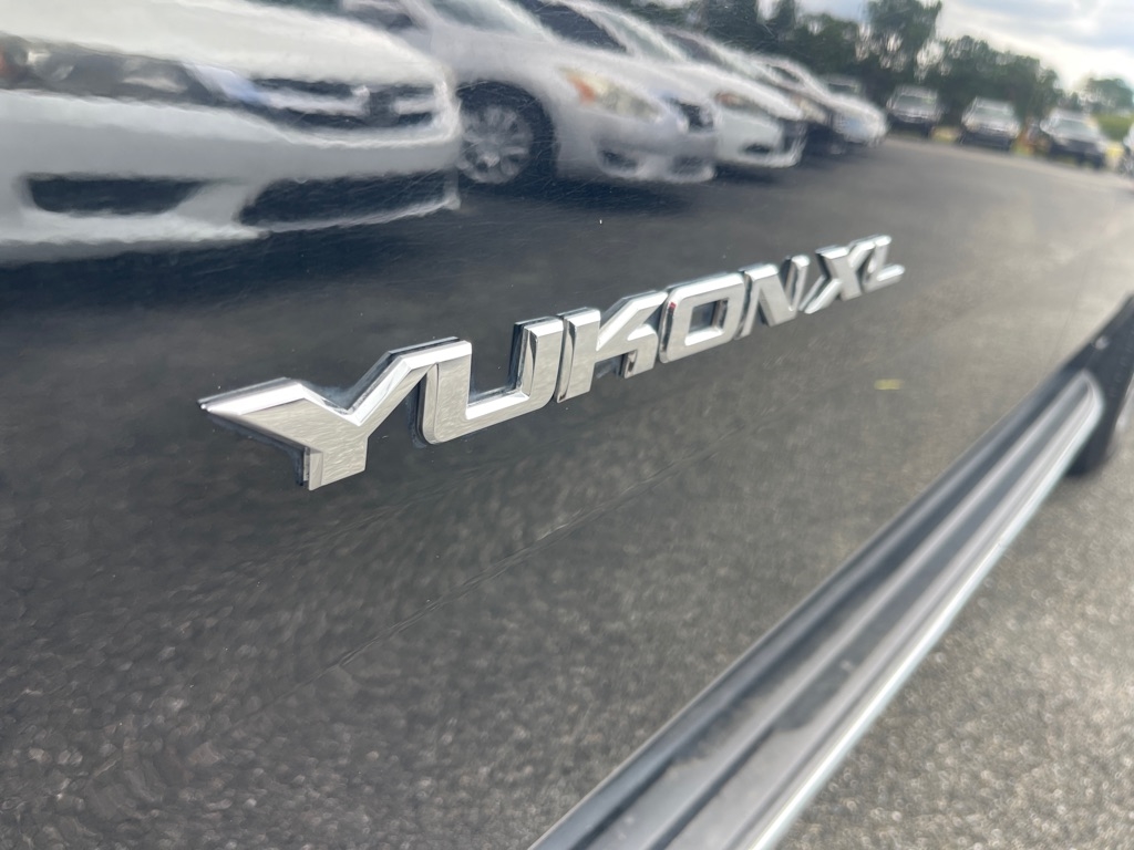 GMC Yukon XL SLT 1/2 Ton 4WD 2015