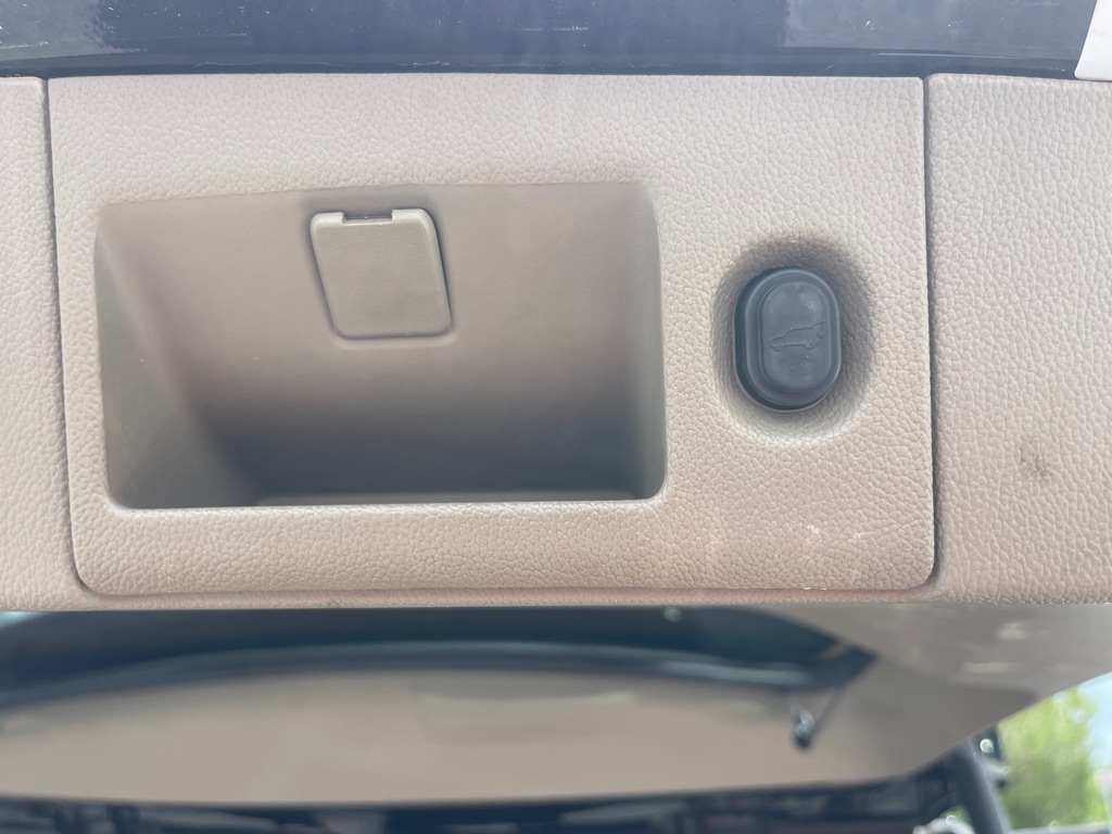 GMC Yukon XL SLT 1/2 Ton 4WD 2015