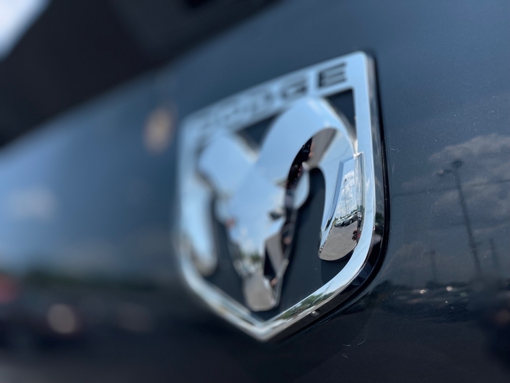 Dodge Ram 1500 SLT Crew Cab 2WD 2009