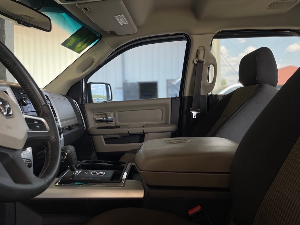 Dodge Ram 1500 SLT Crew Cab 2WD 2009