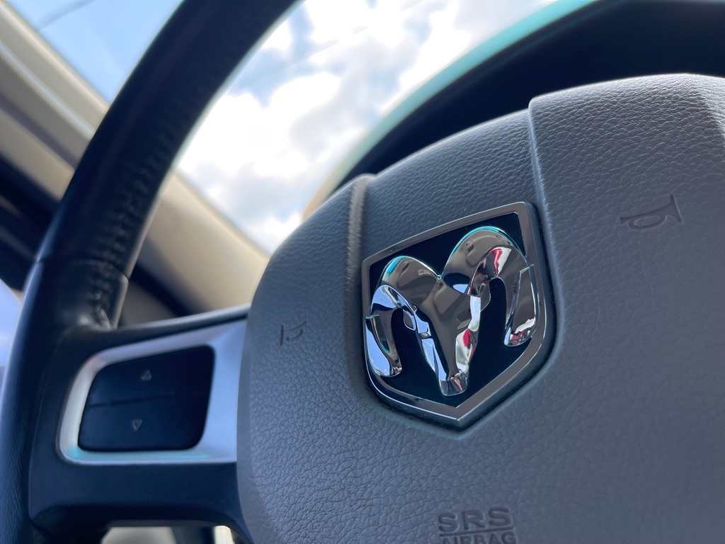 Dodge Ram 1500 SLT Crew Cab 2WD 2009