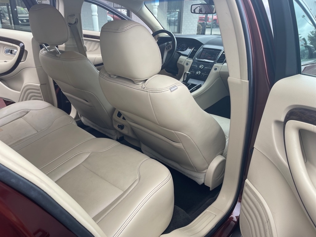 Ford Taurus Limited FWD 2015