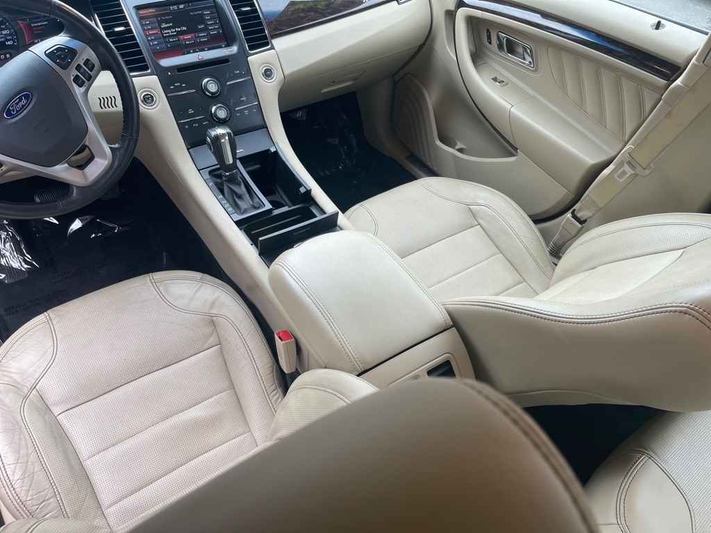 Ford Taurus Limited FWD 2015