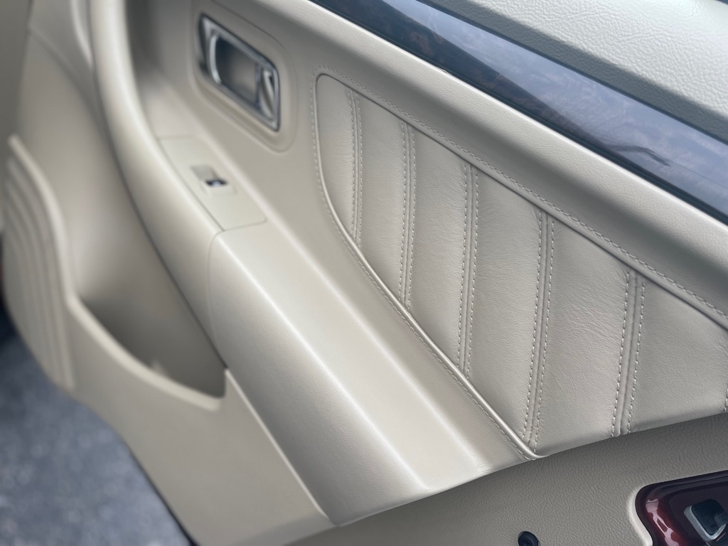 Ford Taurus Limited FWD 2015