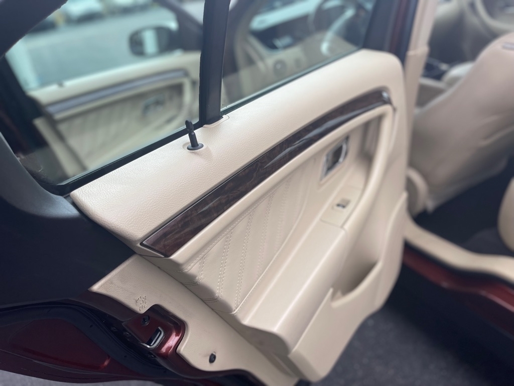 Ford Taurus Limited FWD 2015