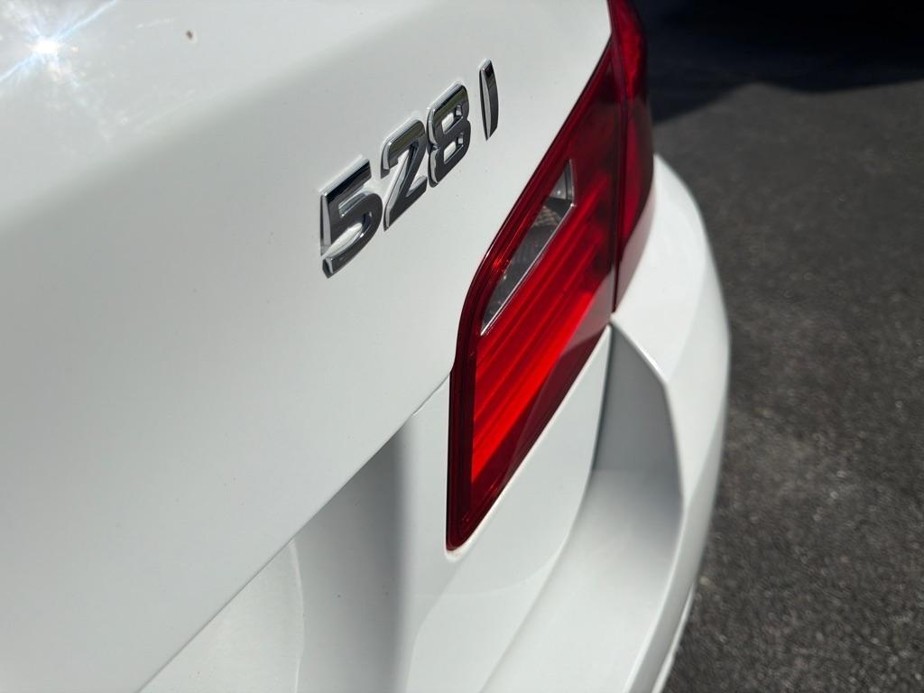 BMW 5-Series 528i 2013