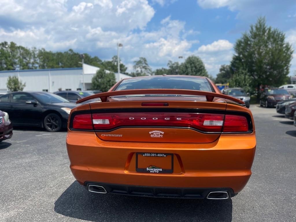 Dodge Charger SE 2011