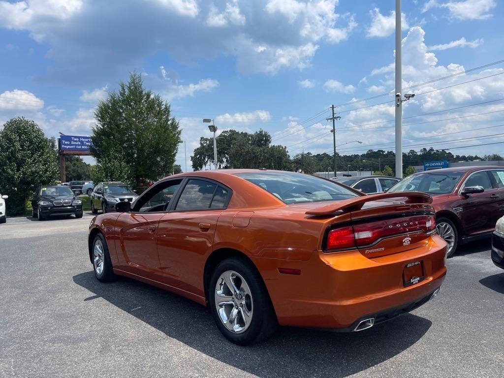 Dodge Charger SE 2011