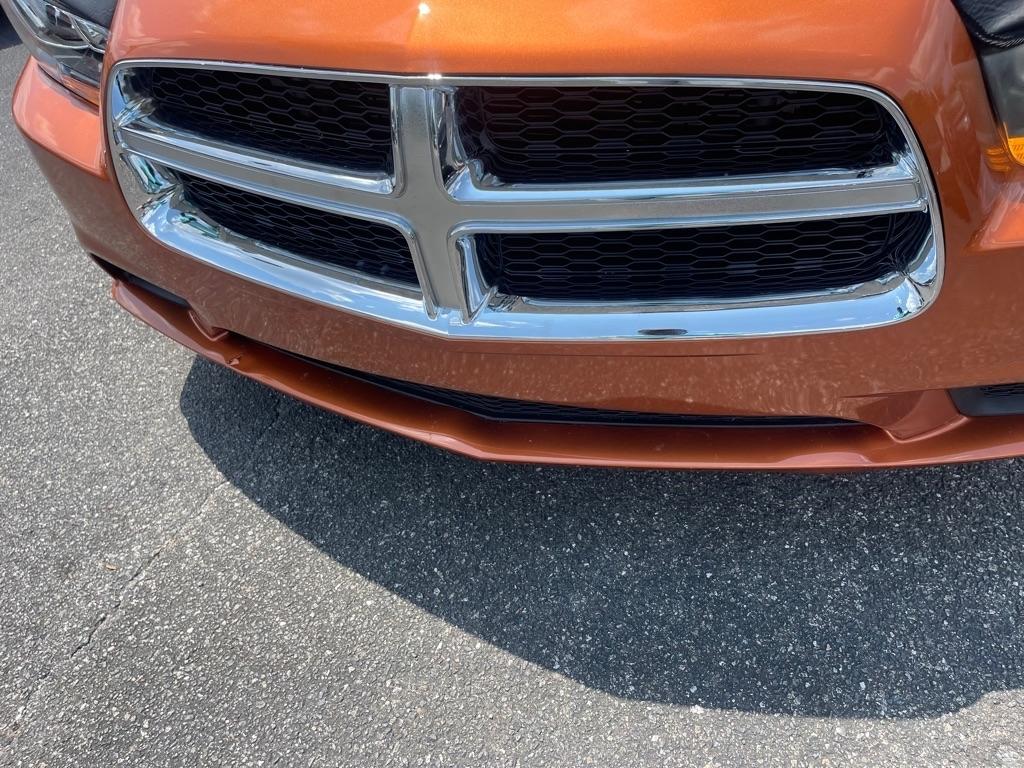 Dodge Charger SE 2011