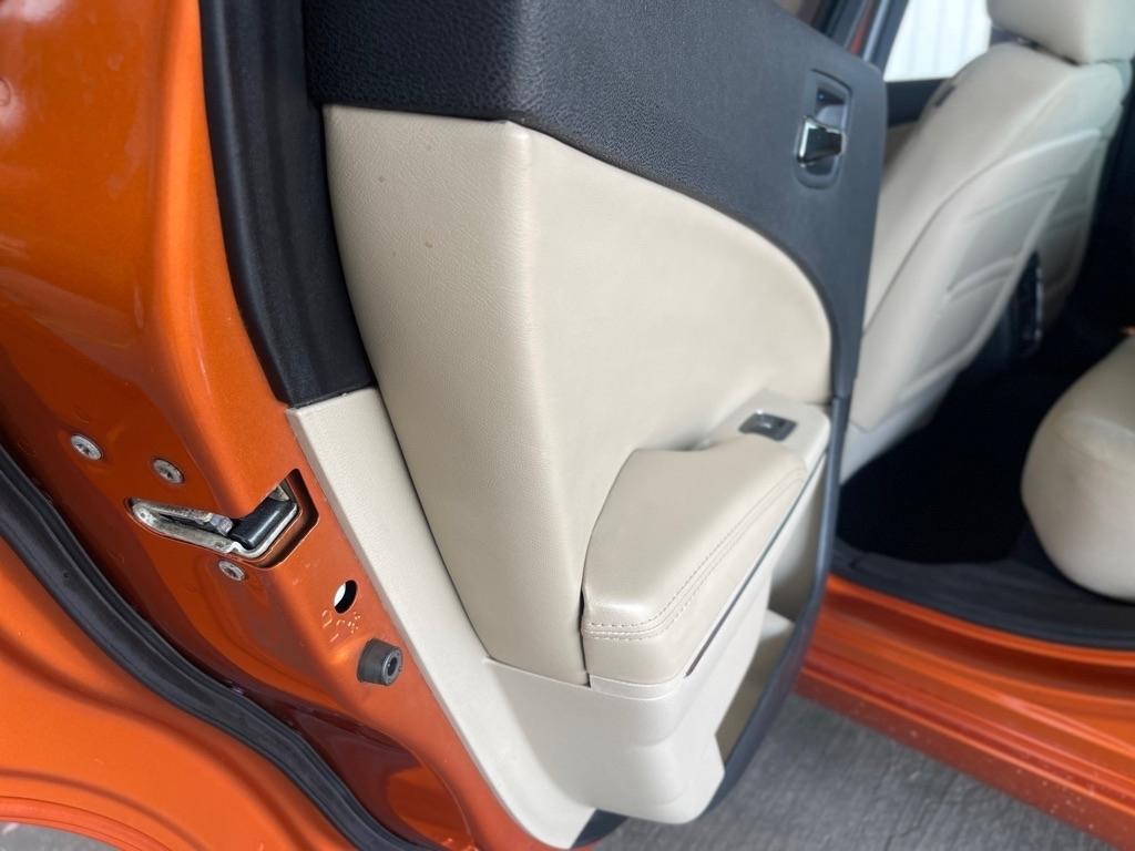 Dodge Charger SE 2011