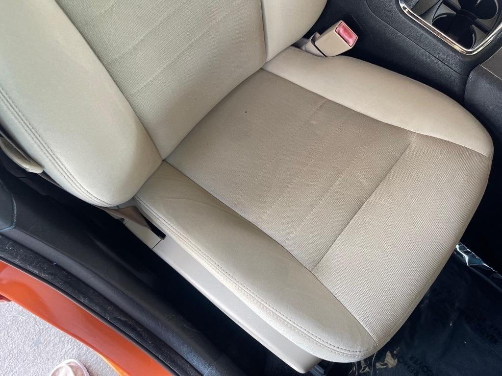 Dodge Charger SE 2011