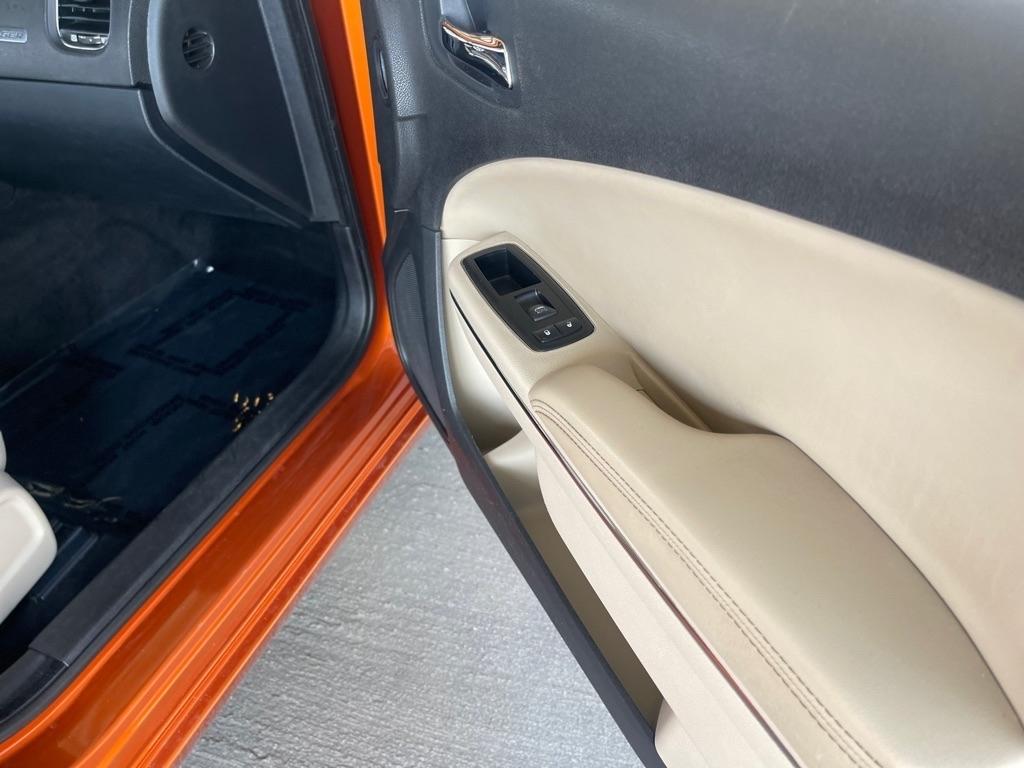 Dodge Charger SE 2011