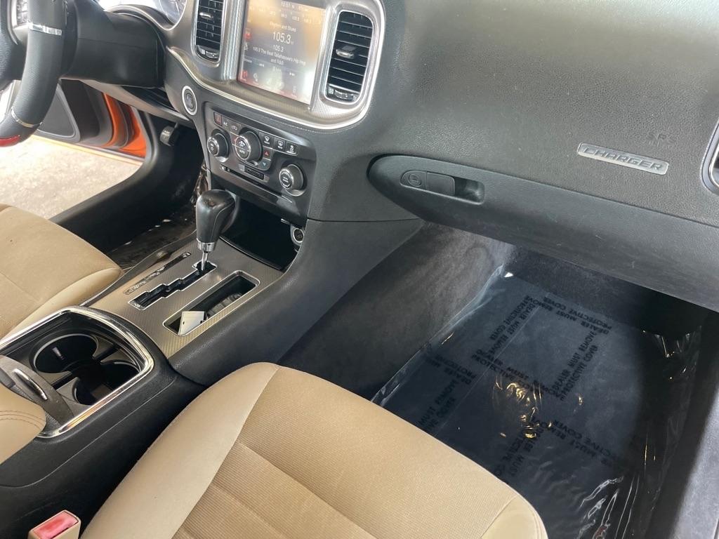 Dodge Charger SE 2011