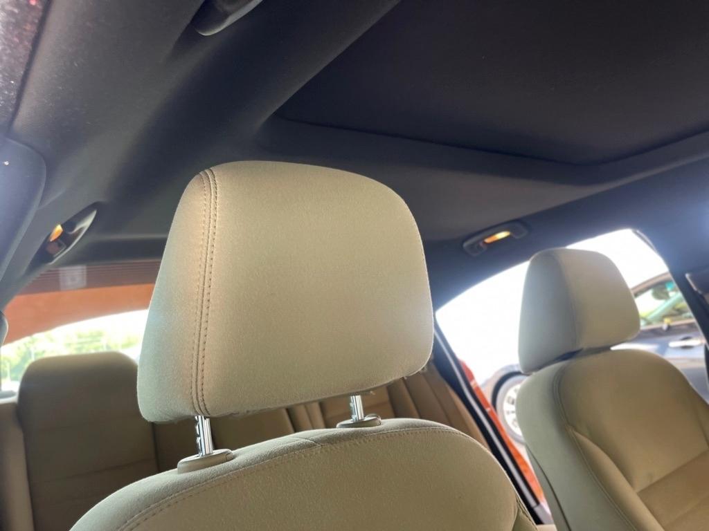 Dodge Charger SE 2011