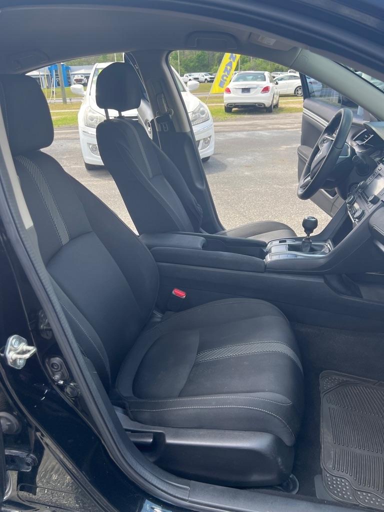 Honda Civic LX Sedan 6MT 2016